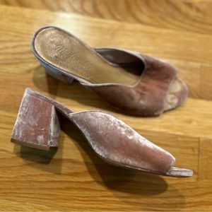 Madewell blush velvet heels